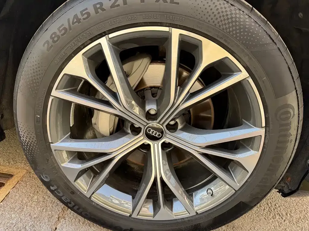 Audi Q8 2023 из CN, фото 9