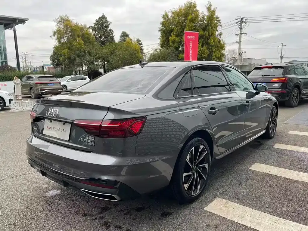 Audi A4L 2023 из CN, фото 5