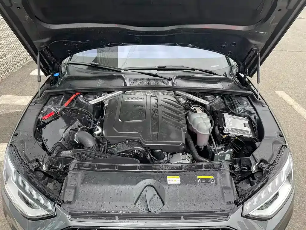 Audi A4L 2023 из CN, фото 3