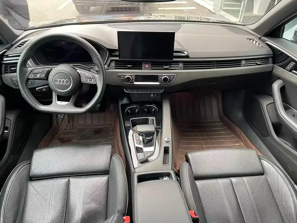 Audi A4L 2023 из CN, фото 9