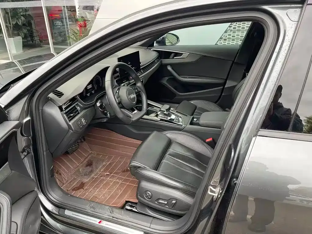 Audi A4L 2023 из CN, фото 6