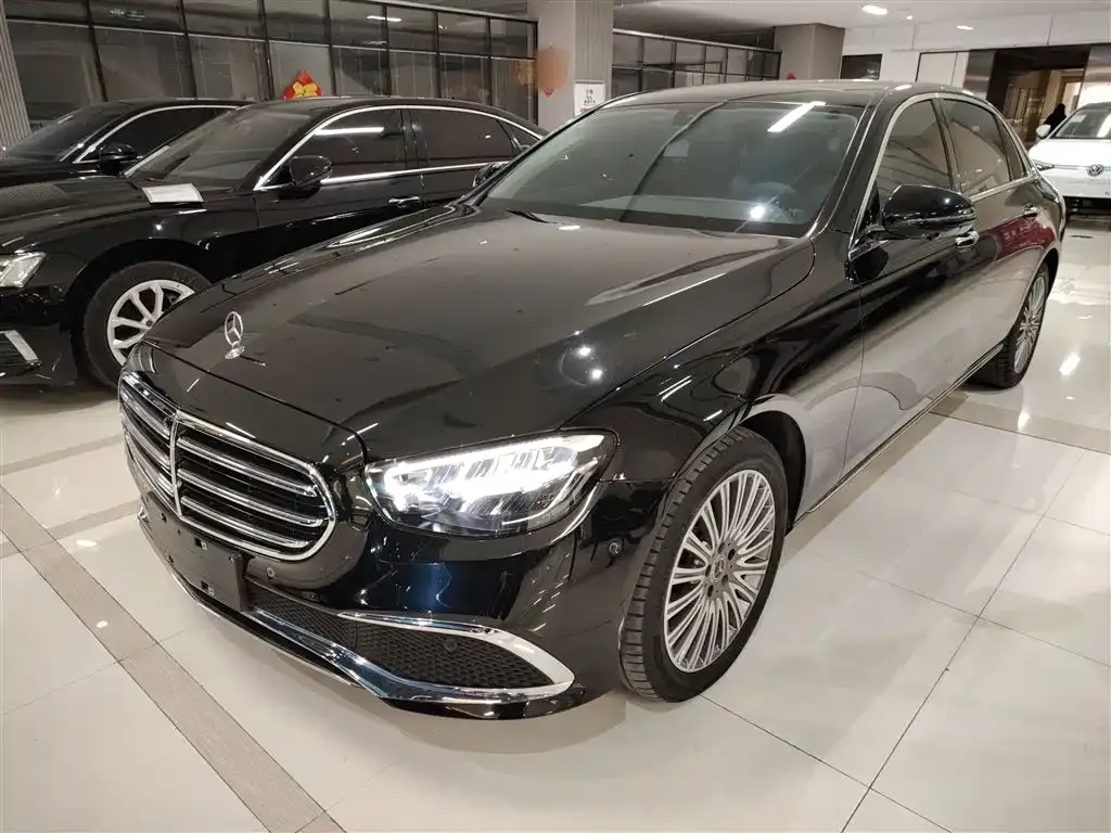 Mercedes-Benz E-Class — фото 10