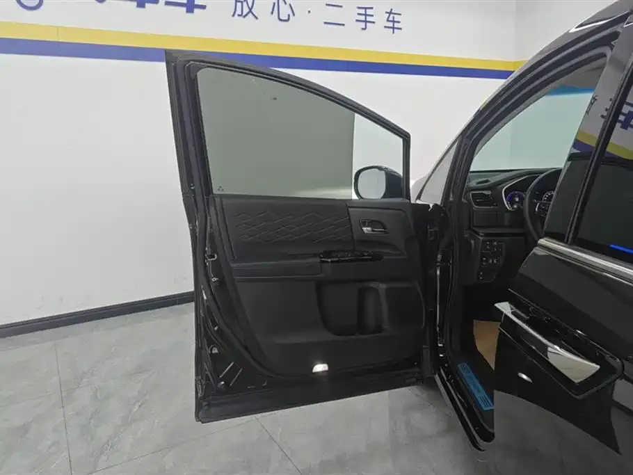 Honda Elysion 2023 из CN, фото 4