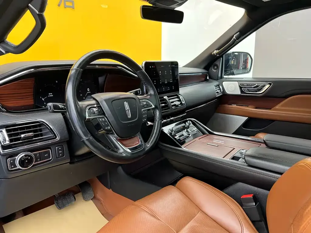 Lincoln Navigator 2021 из CN, фото 2