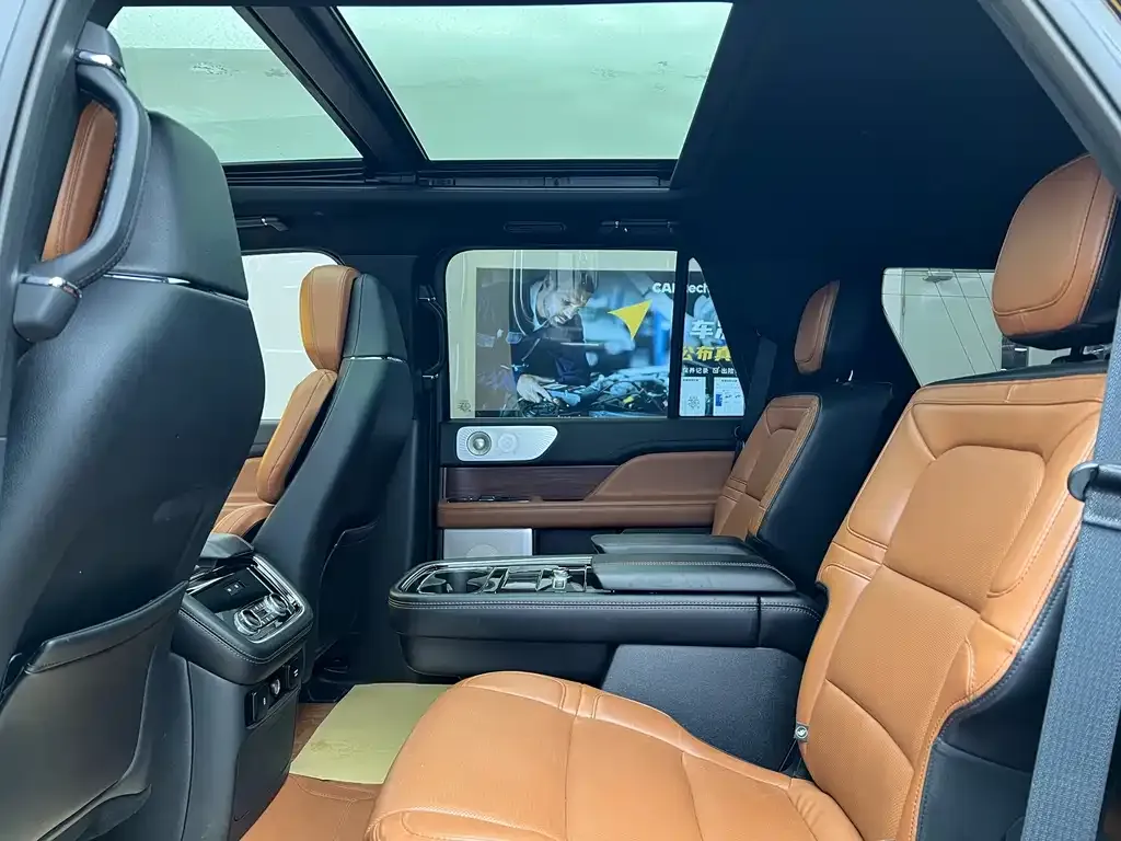 Lincoln Navigator 2021 из CN, фото 9