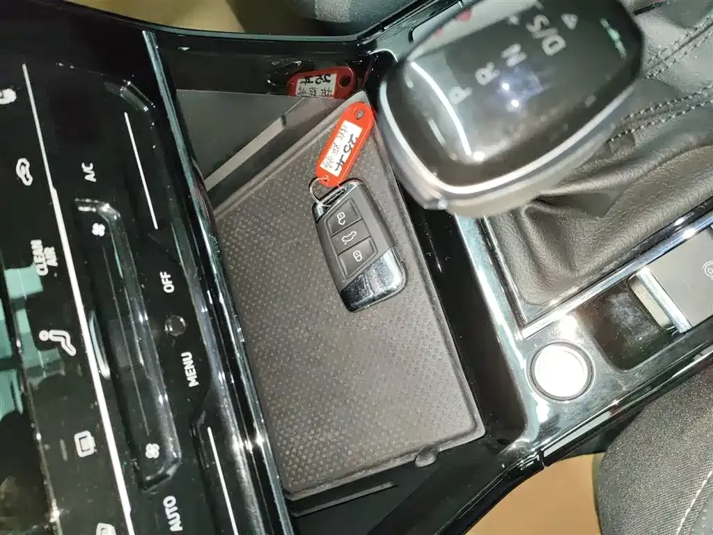 Volkswagen Passat 2025 из CN, фото 2