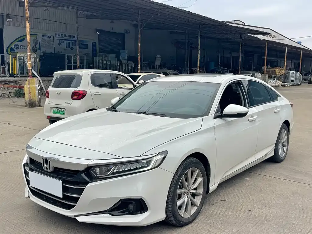 Honda Accord — фото 1