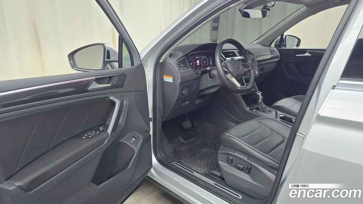 Volkswagen Tiguan — фото 6