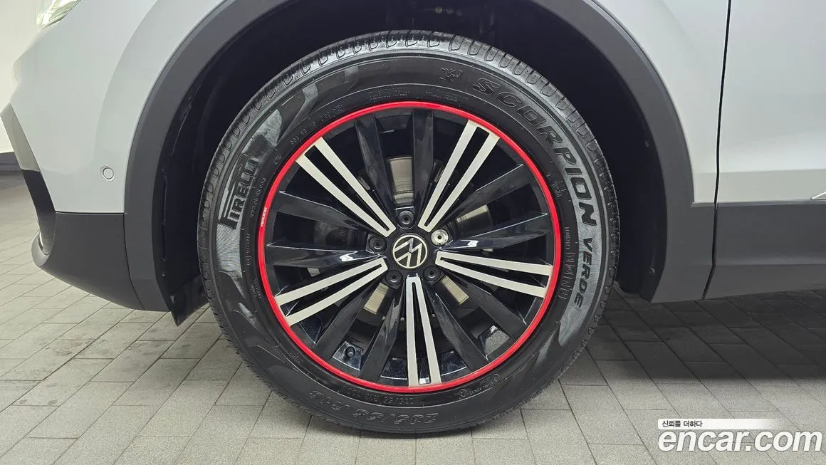 Volkswagen Tiguan — фото 4
