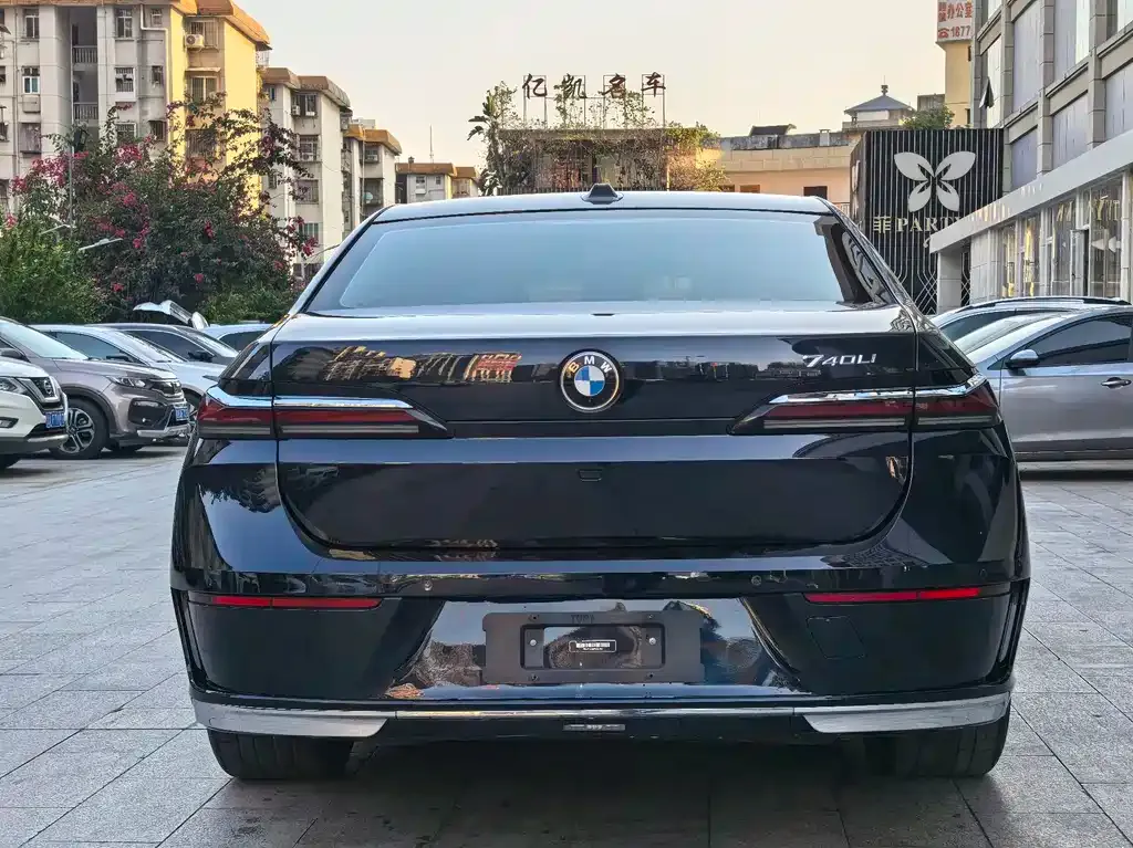 BMW 7 Series 2024 из CN, фото 2
