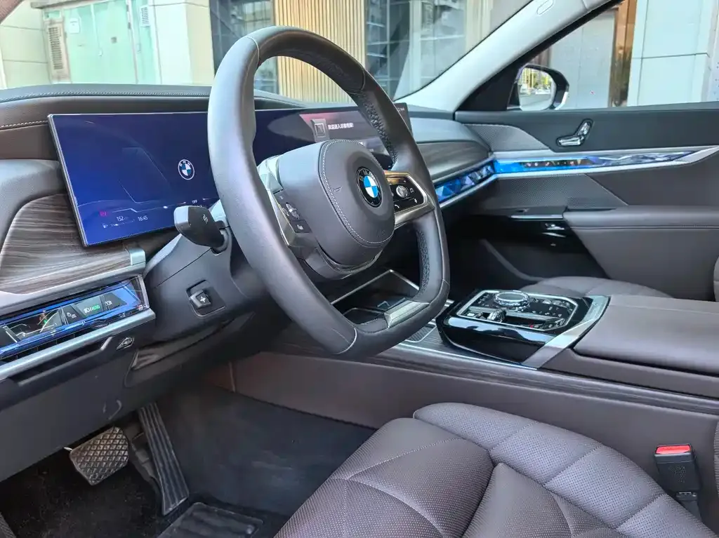 BMW 7 Series 2024 из CN, фото 3