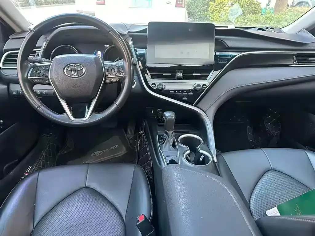 Toyota Camry 2023 из CN, фото 3