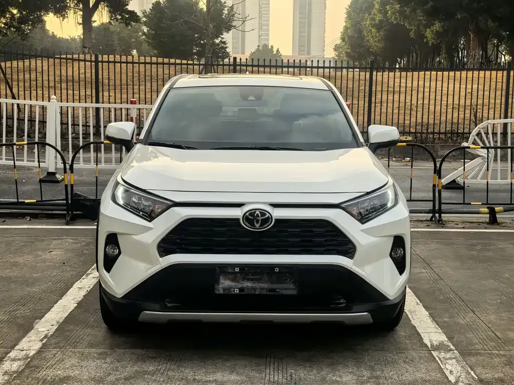Toyota RAV4 2021 из CN, фото 7