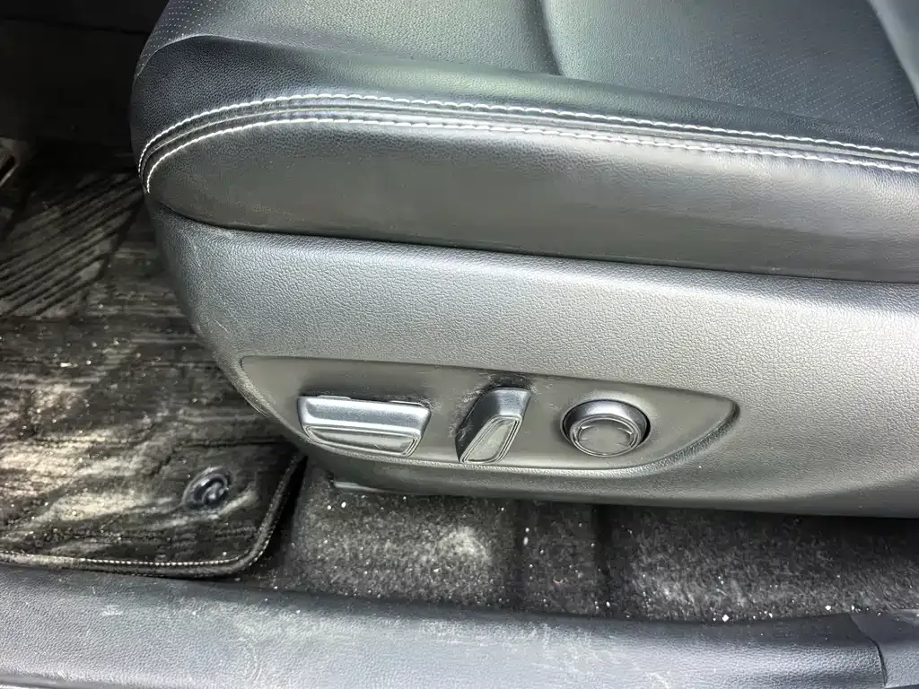 Toyota RAV4 2021 из CN, фото 4