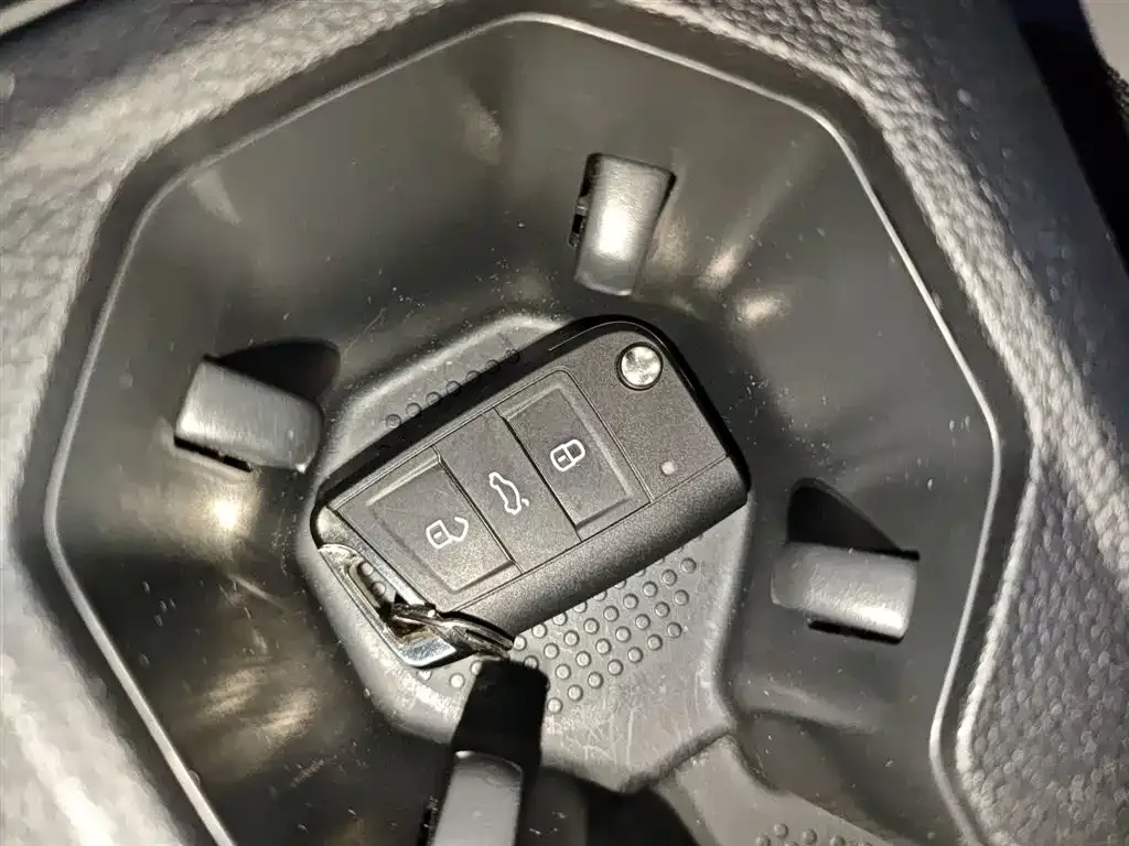 Volkswagen Bora 2024 из CN, фото 4