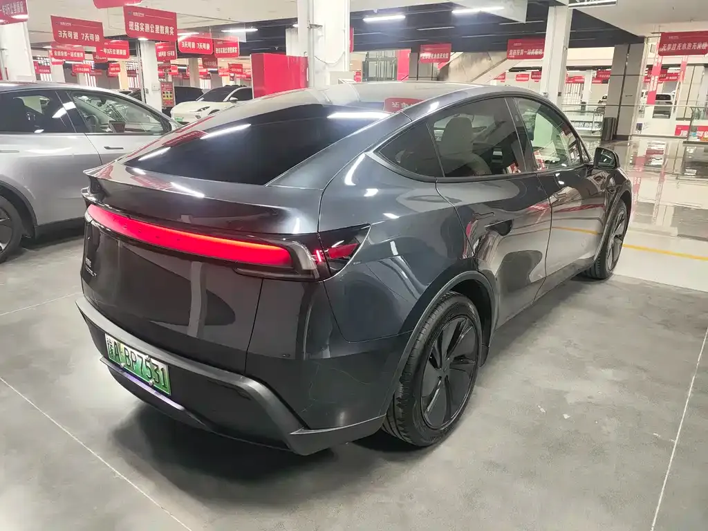 Tesla Model Y 2025 из CN, фото 3
