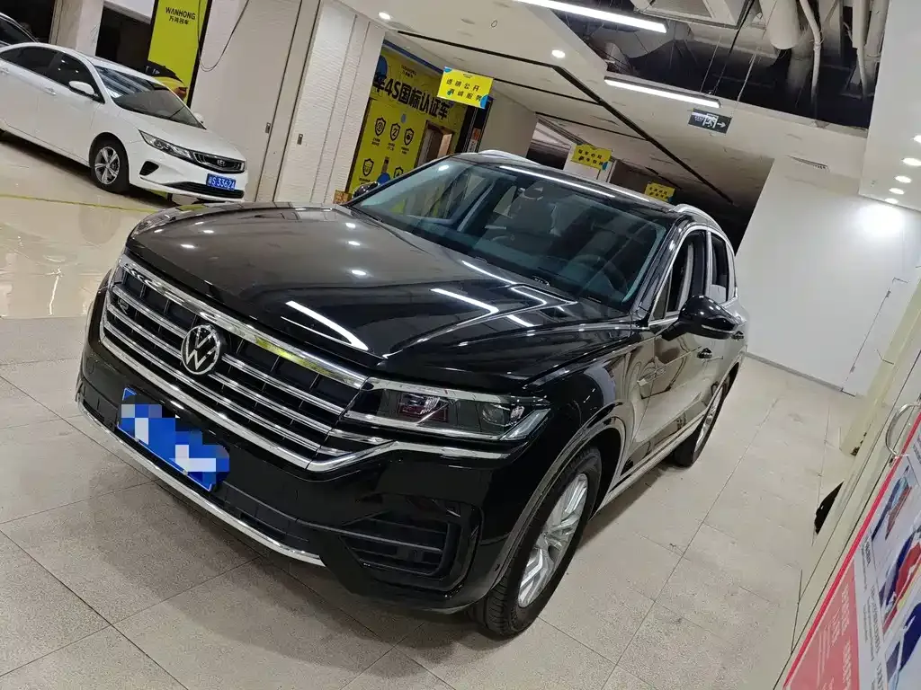 Volkswagen Touareg 2023 из CN, фото 1