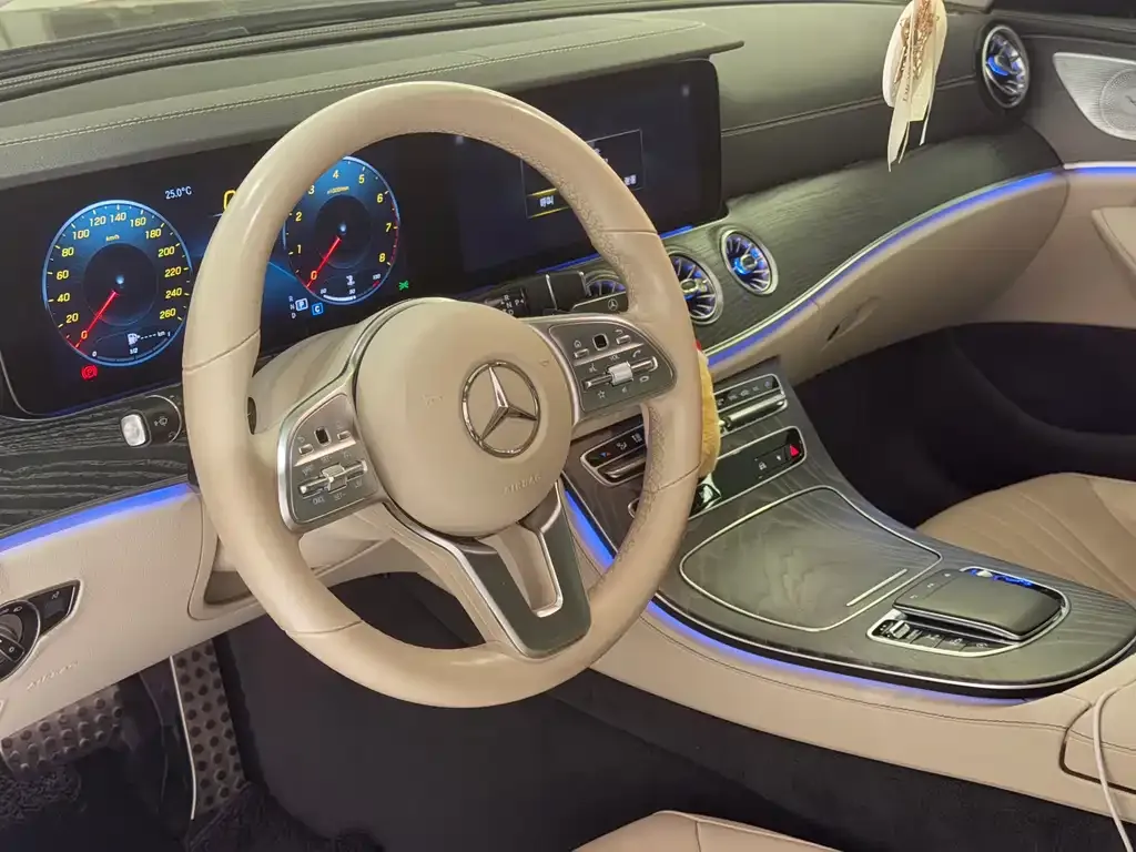 Mercedes-Benz CLS — фото 5