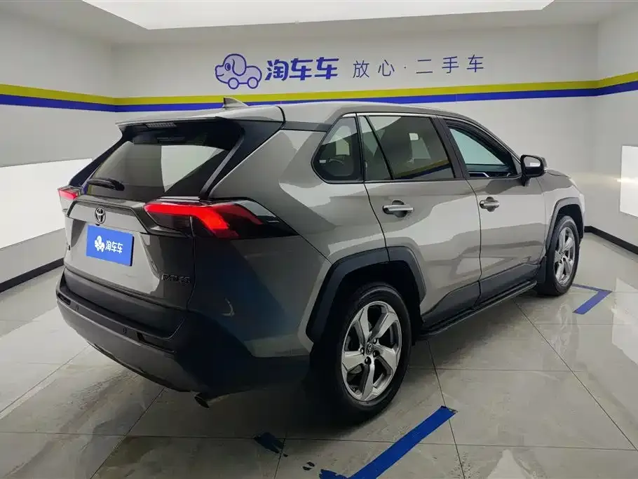 Toyota RAV4 2021 из CN, фото 4
