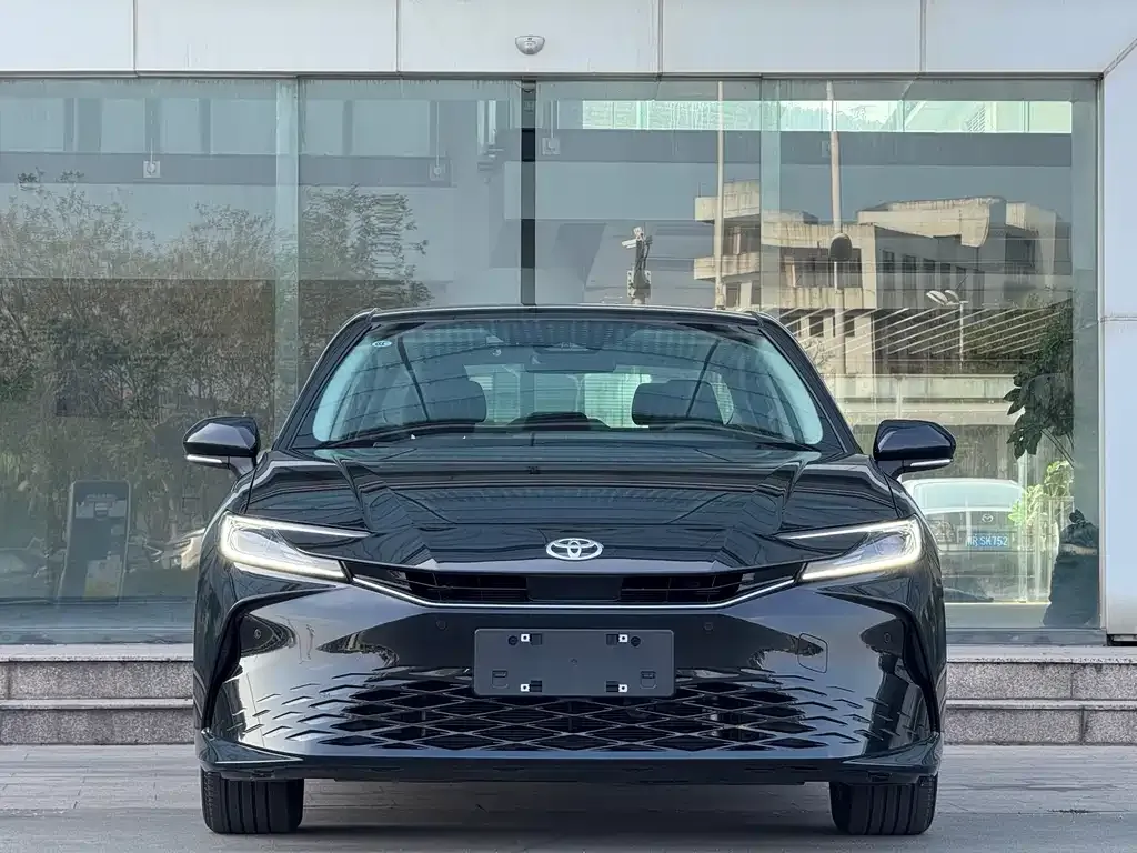 Toyota Camry 2025 из CN, фото 3