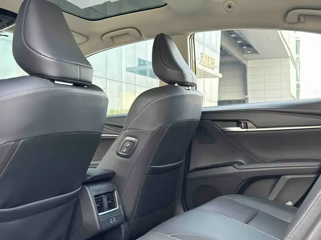 Toyota Camry 2025 из CN, фото 4