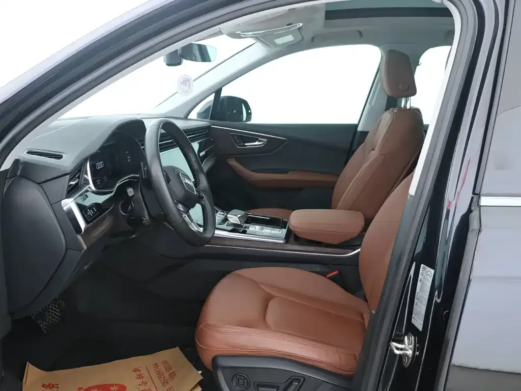 Audi Q7 2021 из CN, фото 7