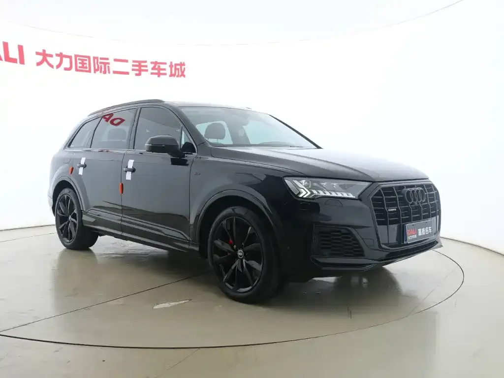 Audi Q7 2021 из CN, фото 8