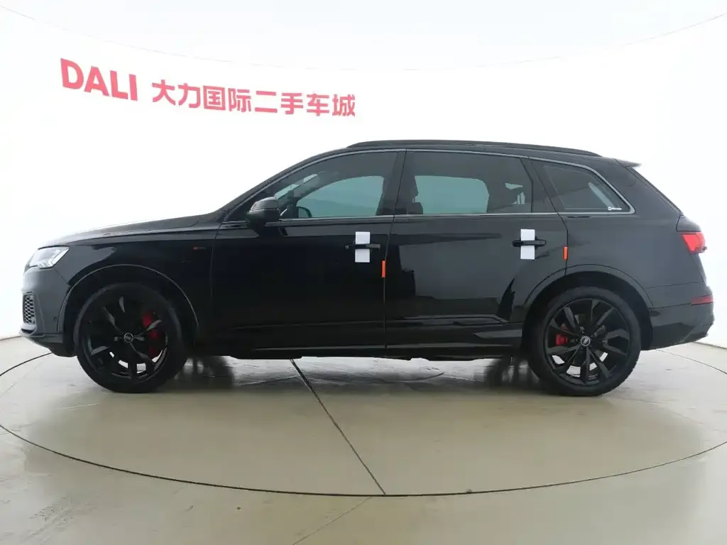 Audi Q7 2021 из CN, фото 3