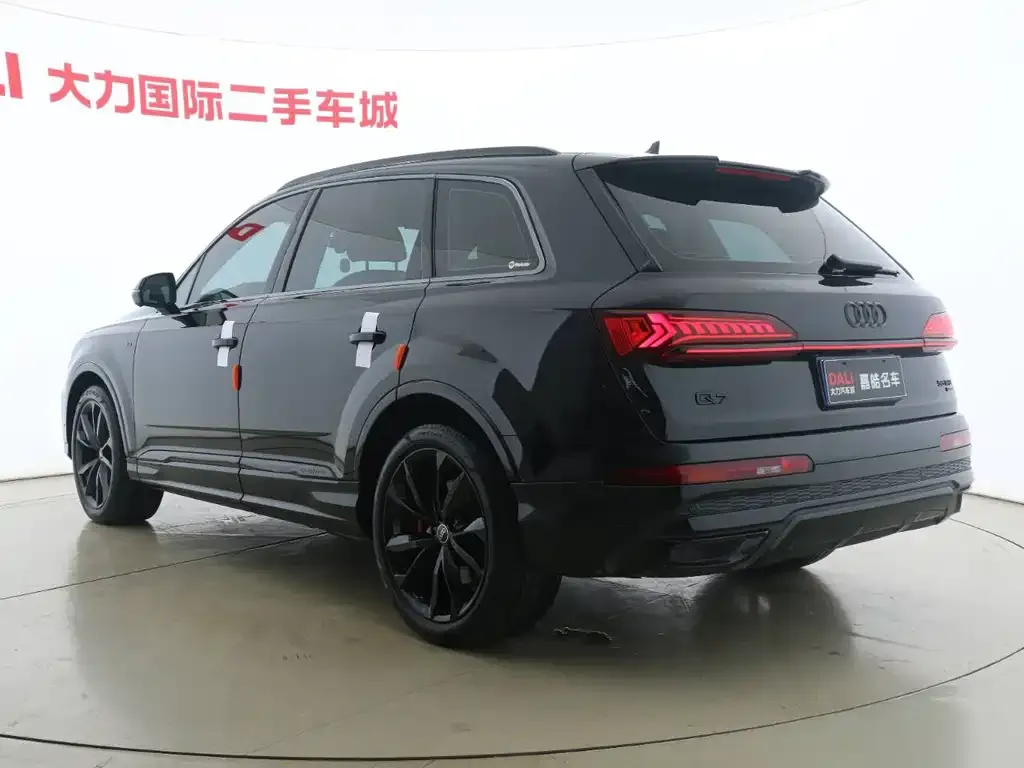 Audi Q7 2021 из CN, фото 6