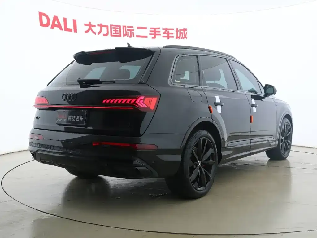 Audi Q7 2021 из CN, фото 4