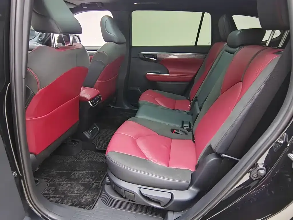 Toyota Crown Kluger 2025 из CN, фото 7