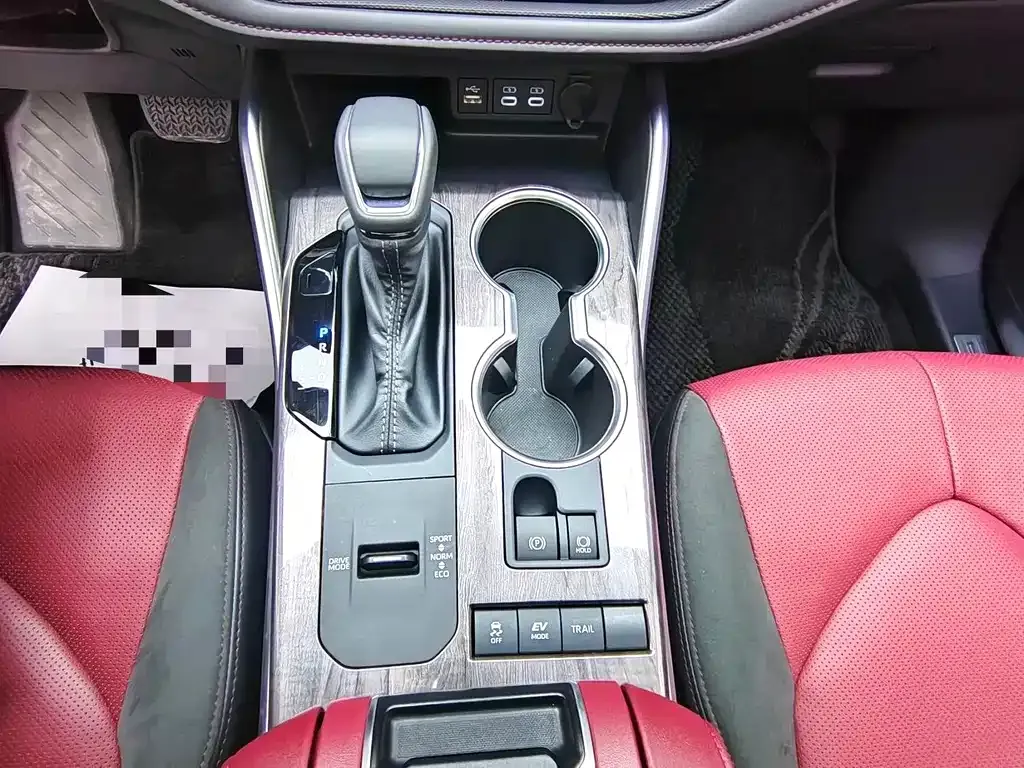 Toyota Crown Kluger 2025 из CN, фото 6