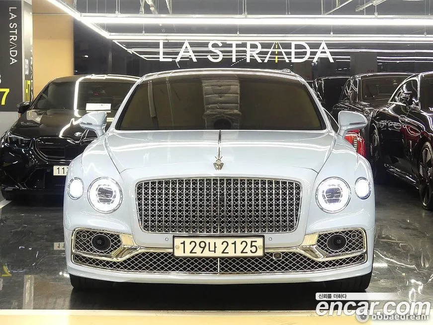 Bentley Flying Spur — фото 1