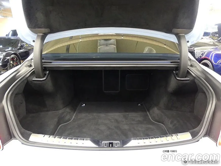 Bentley Flying Spur — фото 2