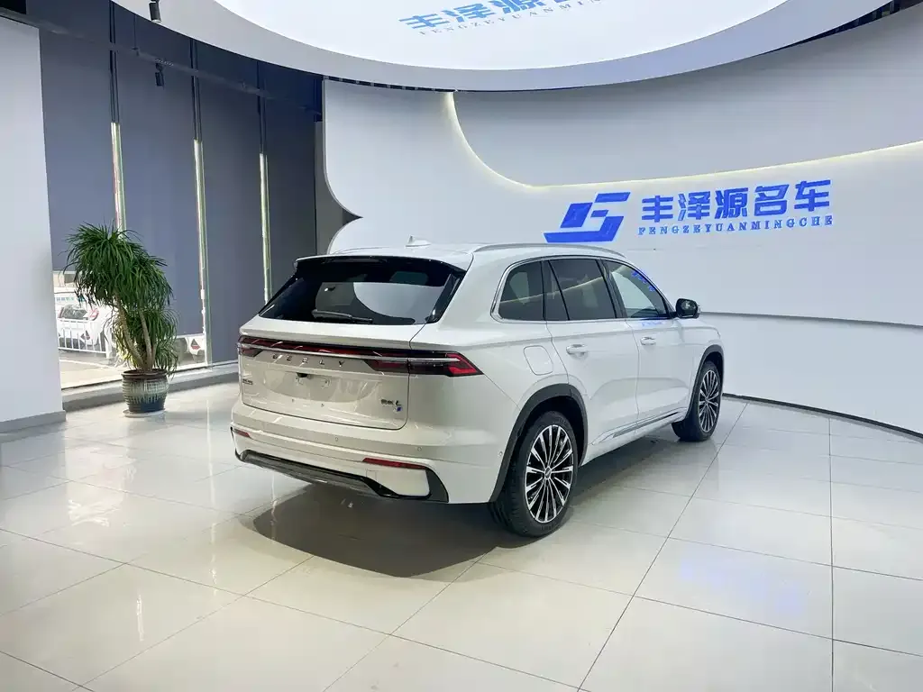 Geely Xingyue L — фото 10