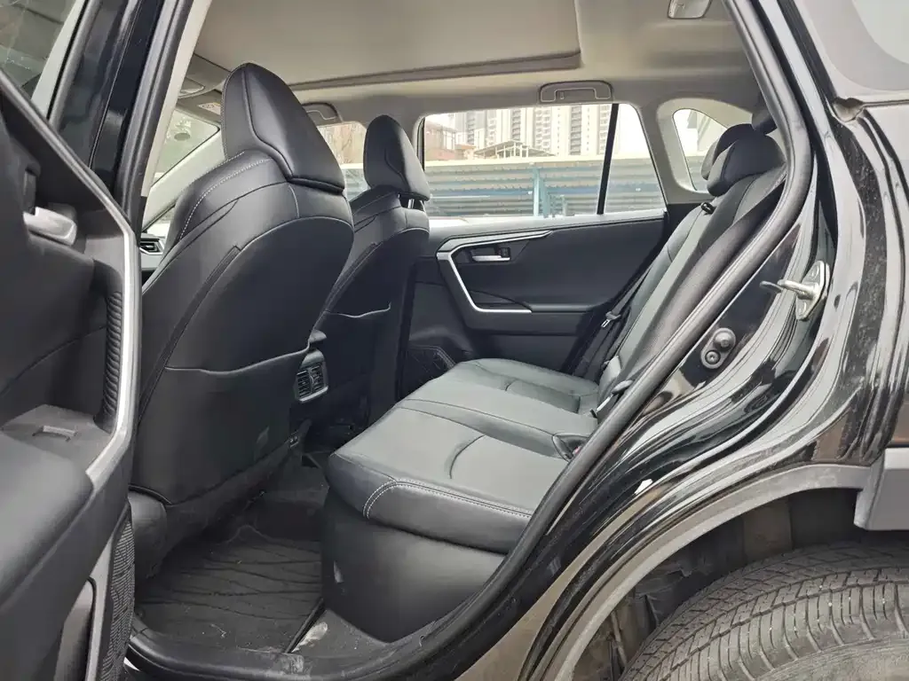 Toyota Wildlander 2023 из CN, фото 3