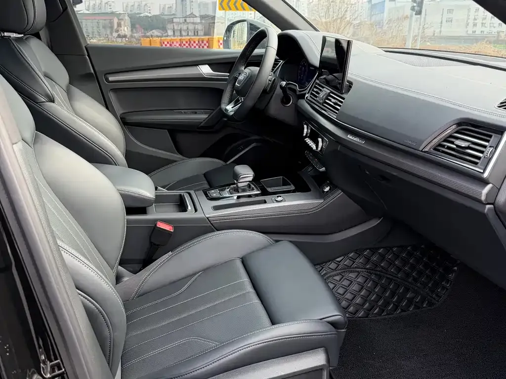 Audi Q5L 2024 из CN, фото 4