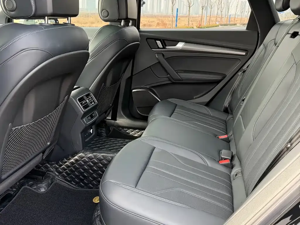 Audi Q5L 2024 из CN, фото 2