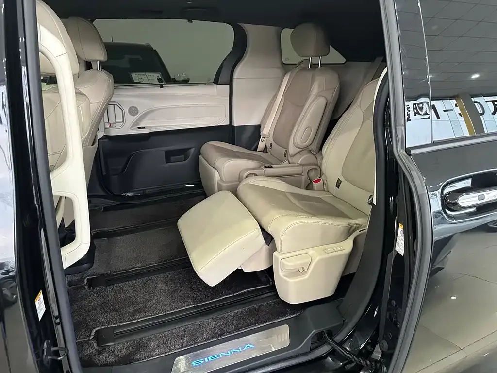 Toyota Sienna 2023 из CN, фото 10