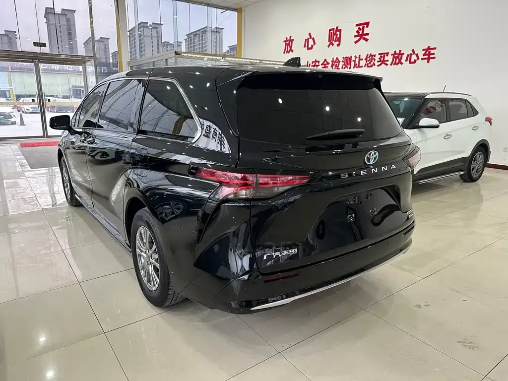 Toyota Sienna 2023 из CN, фото 8