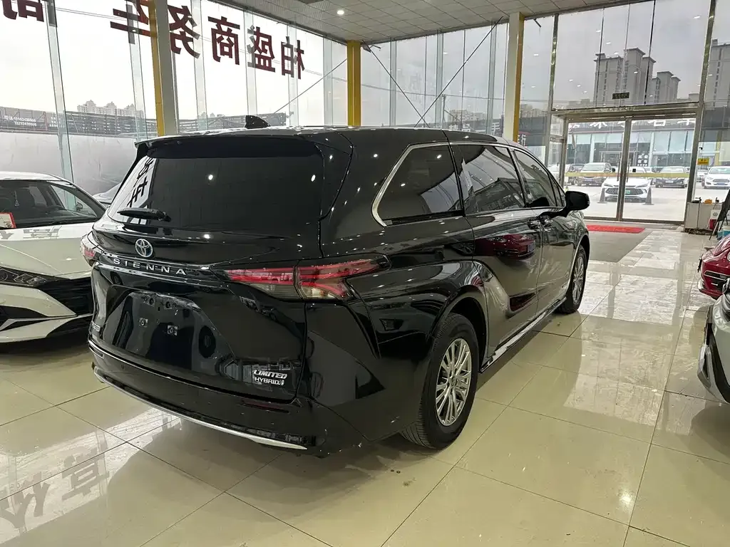 Toyota Sienna 2023 из CN, фото 9