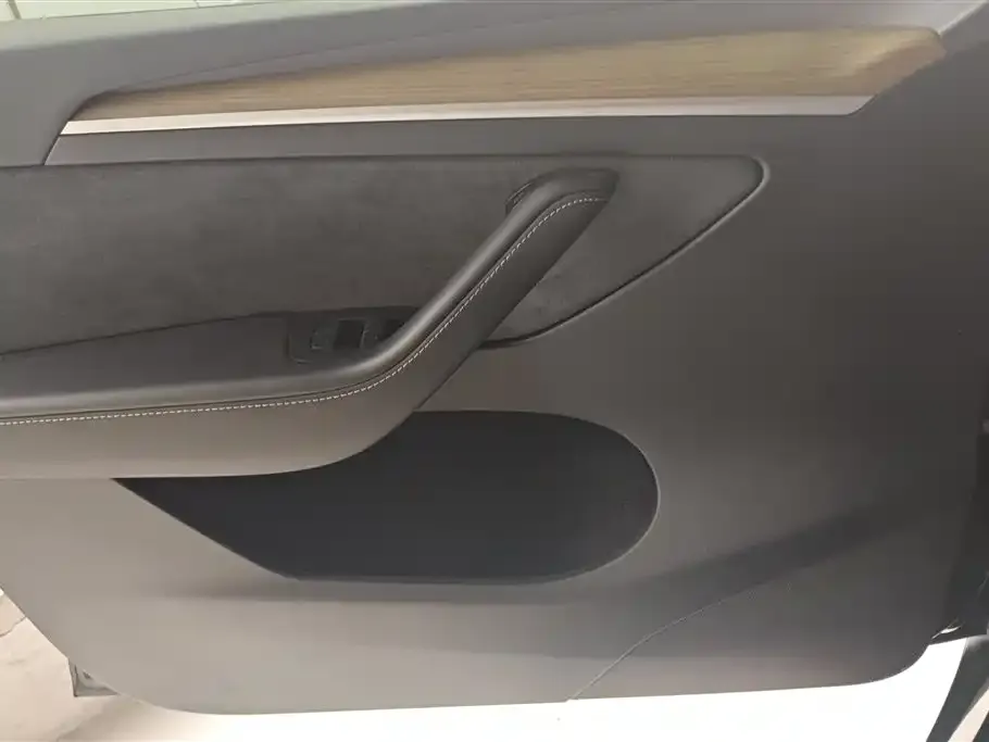 Tesla Model Y 2023 из CN, фото 2