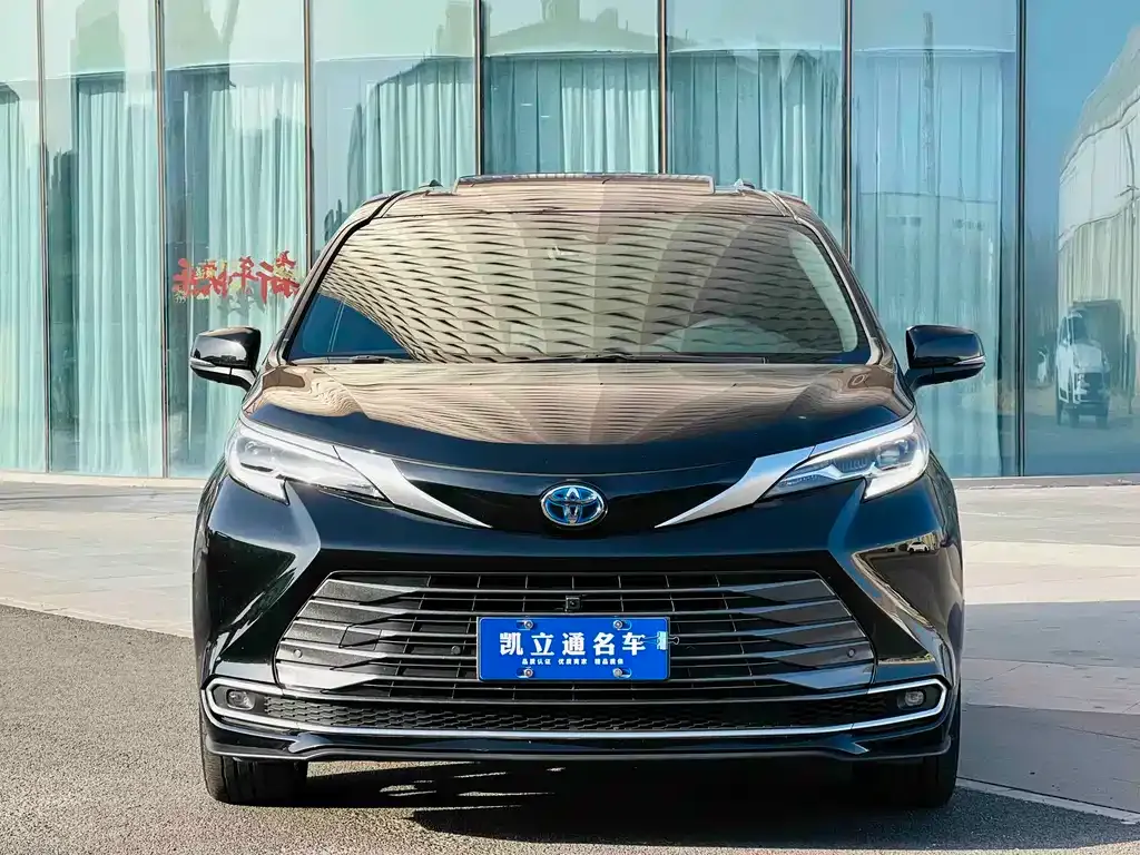 Toyota Sienna 2023 из CN, фото 9