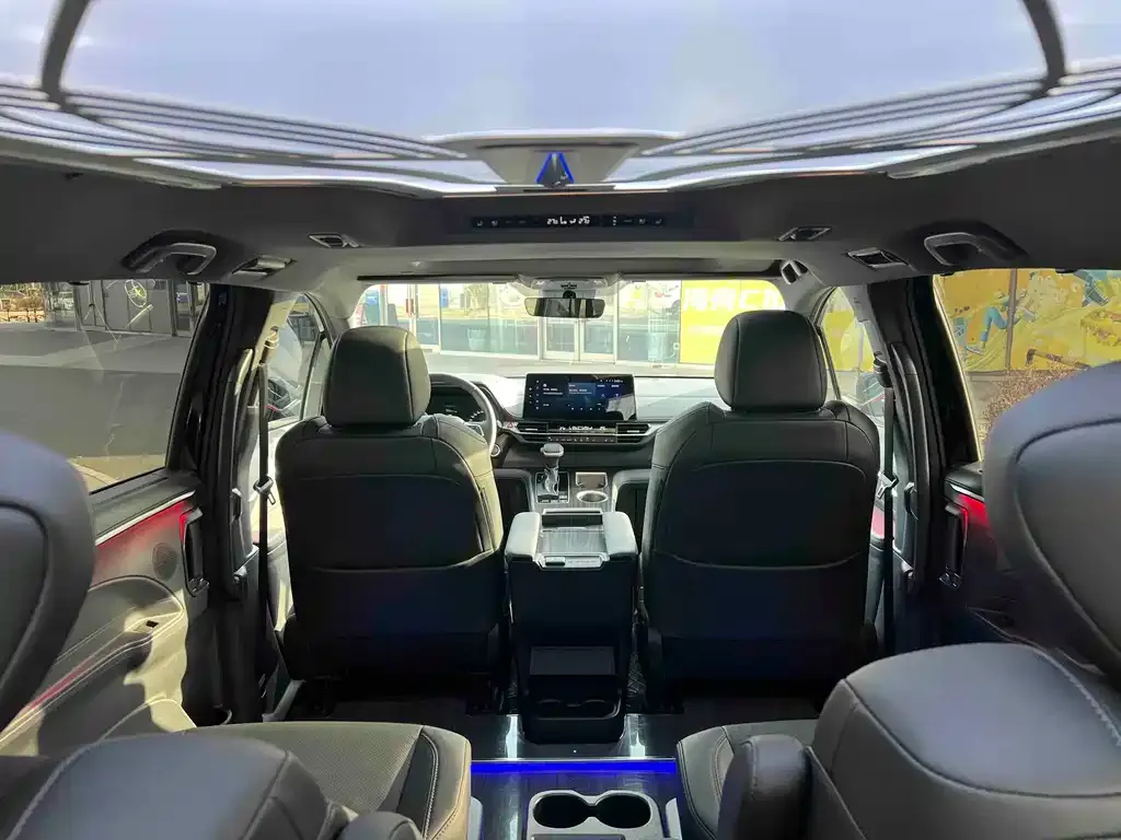 Toyota Sienna 2023 из CN, фото 10