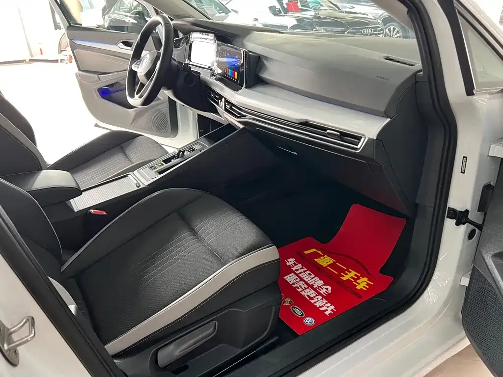 Volkswagen Golf 2022 из CN, фото 9