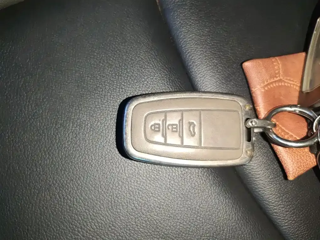 Toyota RAV4 2023 из CN, фото 10