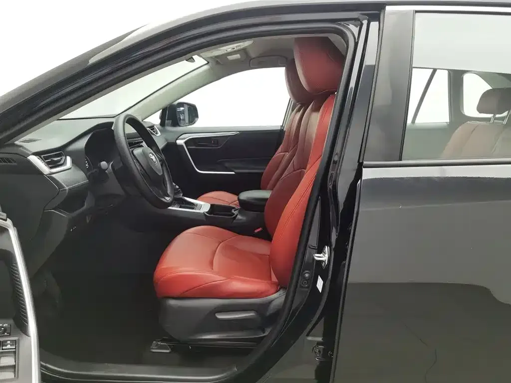 Toyota Wildlander 2024 из CN, фото 4