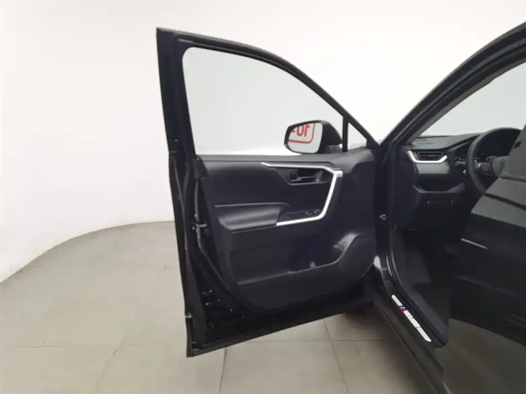 Toyota Wildlander 2024 из CN, фото 2