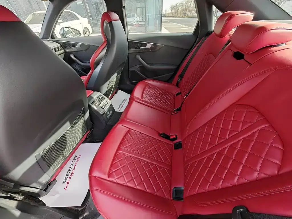 Audi S4 2024 из CN, фото 4
