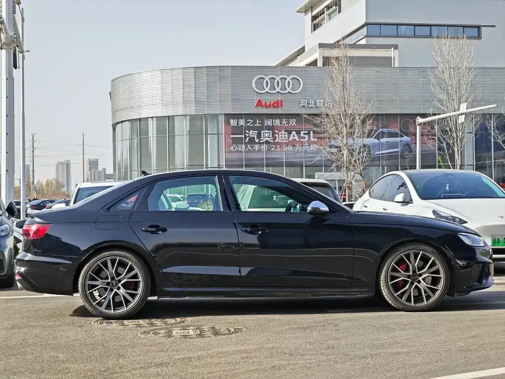 Audi S4 2024 из CN, фото 3